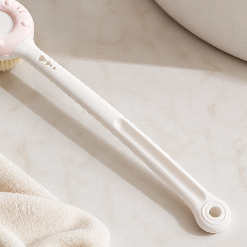 Cat bath brush handle detail