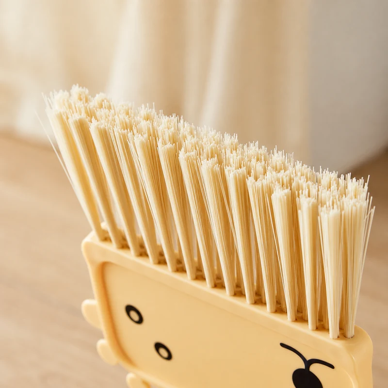 Kids giraffe mop cleaning head detail