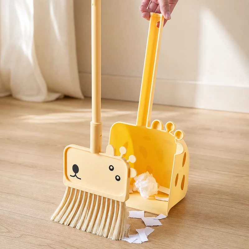 Kids giraffe mop for Montessori early education
